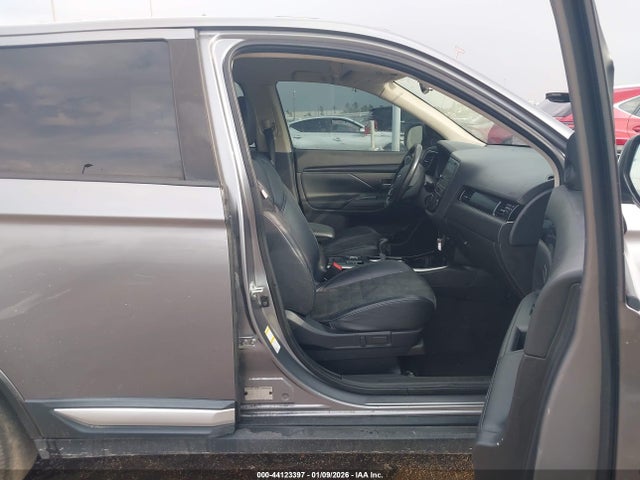 2019 MITSUBISHI OUTLANDER JA4AZ3A34KZ045634 Photo 4