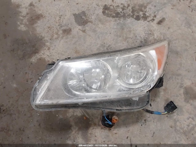 44123431 :رقم المزاد ، 1G4GD5ER8CF305363 vin ، 2012 Buick Lacrosse Premium 1 Group مزاد بيع