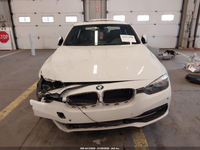 Aukcja sprzedaży 2017 Bmw 328d, vin: WBA8E5C54HK388730, numer aukcji: 44123500