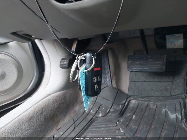 2005 ACURA RL JH4KB165X5C002175 Photo 10