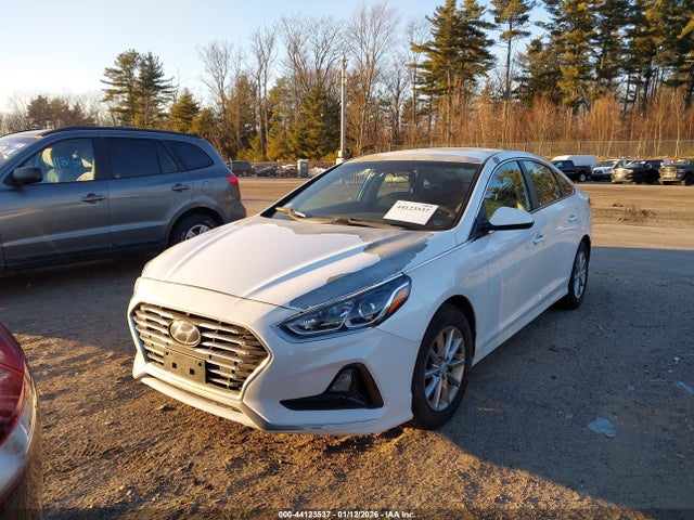 Hyundai SONATA SE 2018 5NPE24AF8JH623669 Image 2