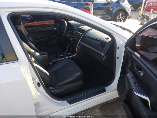 4T1BF1FK4HU299496 Toyota CAMRY SE