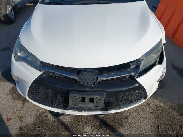 4T1BF1FK4HU299496 Toyota CAMRY SE
