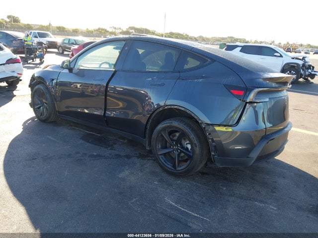 2026 TESLA MODEL Y 7SAYGDED6TA474008 Photo 2