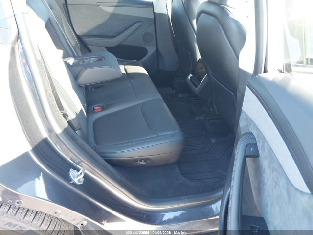 2026 TESLA MODEL Y 7SAYGDED6TA474008 Photo 7