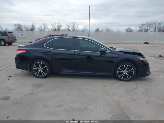 4T1G11AK8LU877555 Toyota CAMRY SE