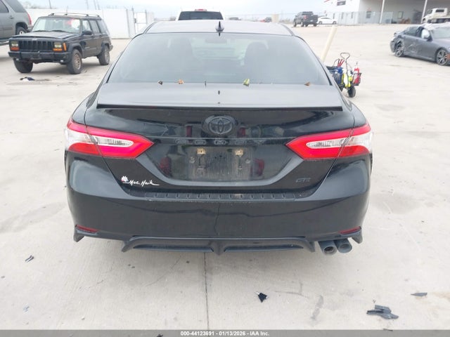 4T1G11AK8LU877555 Toyota CAMRY SE