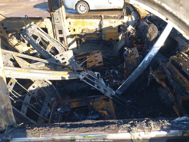 2011 CADILLAC ESCALADE 1GYS4BEF2BR140825 Photo 4