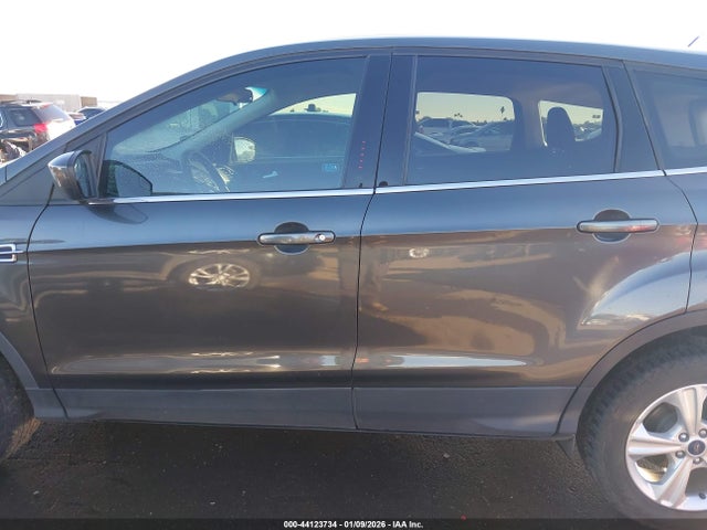 1FMCU9GX7GUC66848 Ford ESCAPE SE