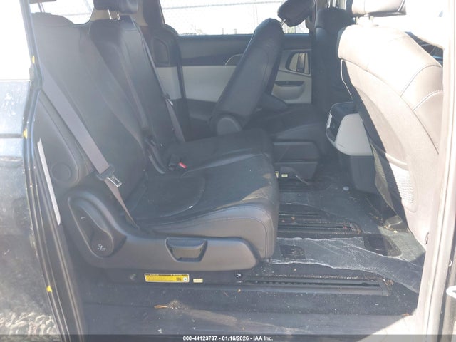 Продажа на аукционе авто 2024 Kia Carnival Mpv Lx Seat Package, vin: KNDNB4H30R6433074, номер лота: 44123797