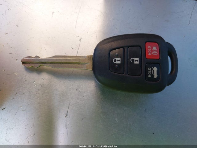 5YFBURHE1GP448071 Toyota COROLLA LE
