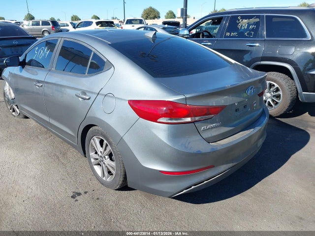 KMHD84LF5HU241828 Hyundai ELANTRA SE