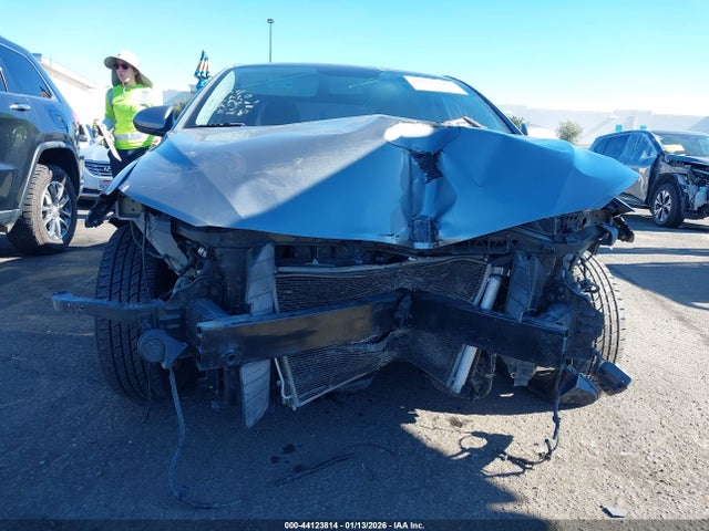 KMHD84LF5HU241828 Hyundai ELANTRA SE
