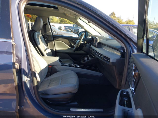 Продажа на аукционе авто 2022 Lincoln Corsair Standard, vin: 5LMCJ1D91NUL35947, номер лота: 44123846