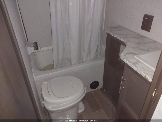 4YDT24427LY934329 Coleman Other