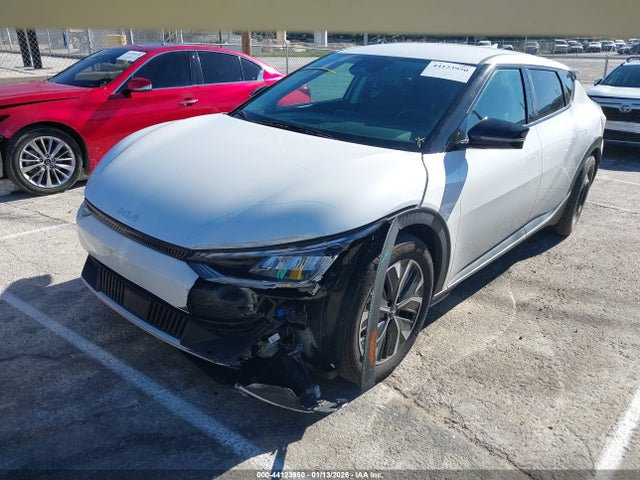 KIA EV6 LIGHT 2024 KNDC34LB0R5621375 Image 2