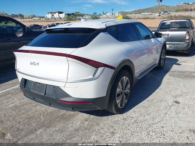 KIA EV6 LIGHT 2024 KNDC34LB0R5621375 Image 4