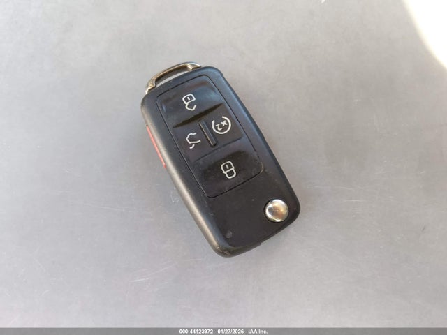 1VWMA7A36LC001718 Volkswagen Passat 2.0t R-line