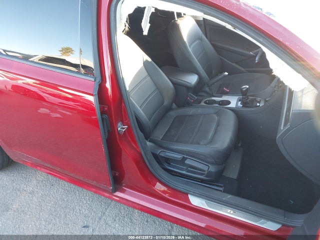 1VWMA7A36LC001718 Volkswagen Passat 2.0t R-line