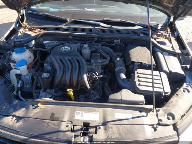 2014 Volkswagen Jetta 2.0l S მანქანა იყიდება აუქციონზე, vin: 3VW2K7AJ3EM411154, აუქციონის ნომერი: 44124013