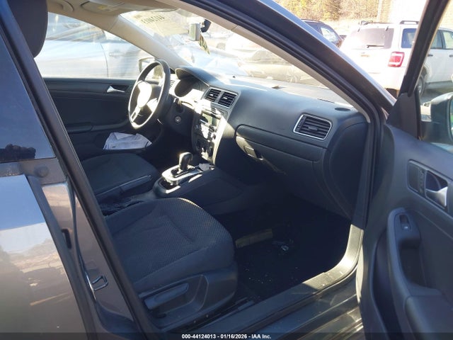2014 Volkswagen Jetta 2.0l S მანქანა იყიდება აუქციონზე, vin: 3VW2K7AJ3EM411154, აუქციონის ნომერი: 44124013