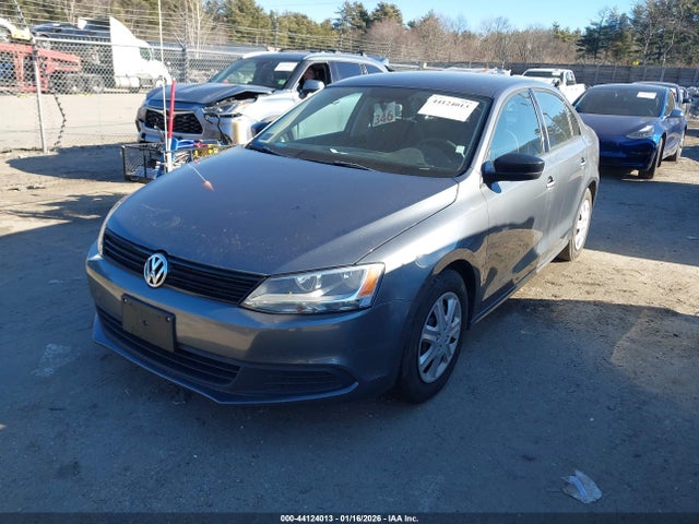 2014 Volkswagen Jetta 2.0l S მანქანა იყიდება აუქციონზე, vin: 3VW2K7AJ3EM411154, აუქციონის ნომერი: 44124013
