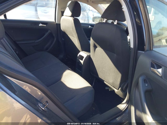2014 Volkswagen Jetta 2.0l S მანქანა იყიდება აუქციონზე, vin: 3VW2K7AJ3EM411154, აუქციონის ნომერი: 44124013