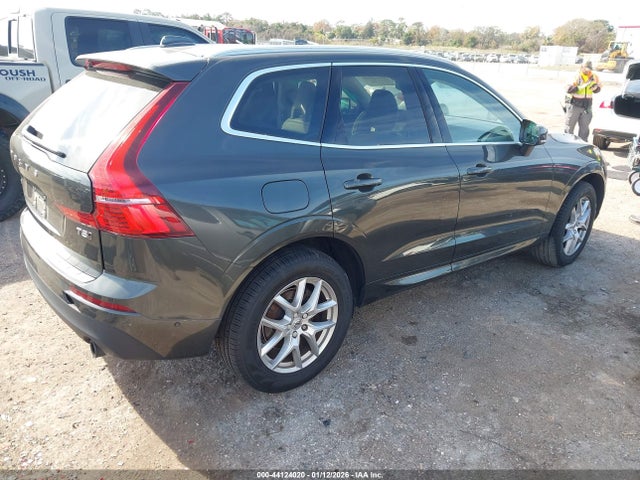 2018 VOLVO XC60 LYV102RKXJB086782 Photo 3