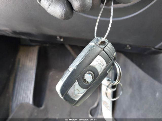 2011 BMW 328I WBAPK7C55BF195728 Photo 10