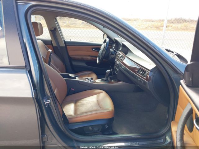 2011 BMW 328I WBAPK7C55BF195728 Photo 4