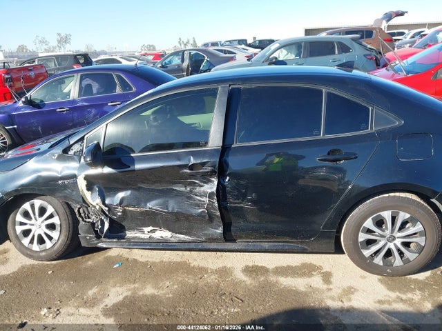 Toyota Corolla Hybrid Le 2021 JTDEAMDE0MJ002234 Image 14