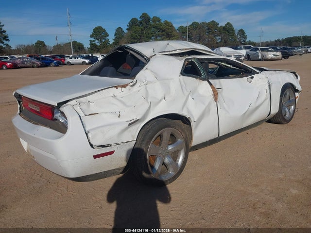 44124116 :رقم المزاد ، 2C3CDYAG7EH231917 vin ، 2014 Dodge Challenger Sxt مزاد بيع