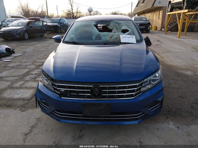 44124150 :رقم المزاد ، 1VWDT7A36HC073746 vin ، 2017 Volkswagen Passat 1.8t R-line مزاد بيع