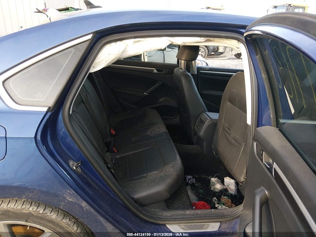 44124150 :رقم المزاد ، 1VWDT7A36HC073746 vin ، 2017 Volkswagen Passat 1.8t R-line مزاد بيع