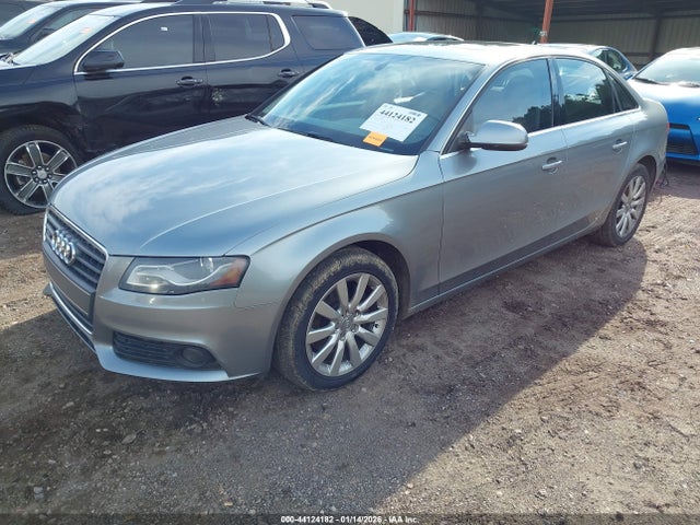 2010 AUDI A4 WAUFFAFL0AN033615 Photo 1