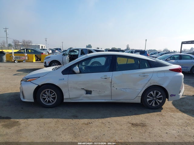 Toyota Prius Prime Premium 2017 JTDKARFP8H3054056 Image 14