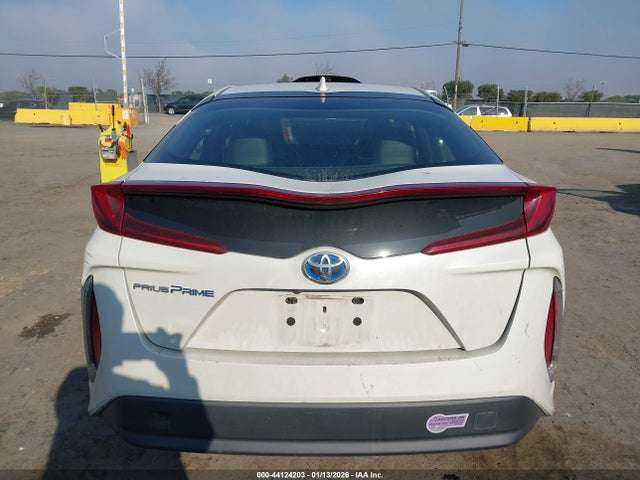 Toyota Prius Prime Premium 2017 JTDKARFP8H3054056 Image 16