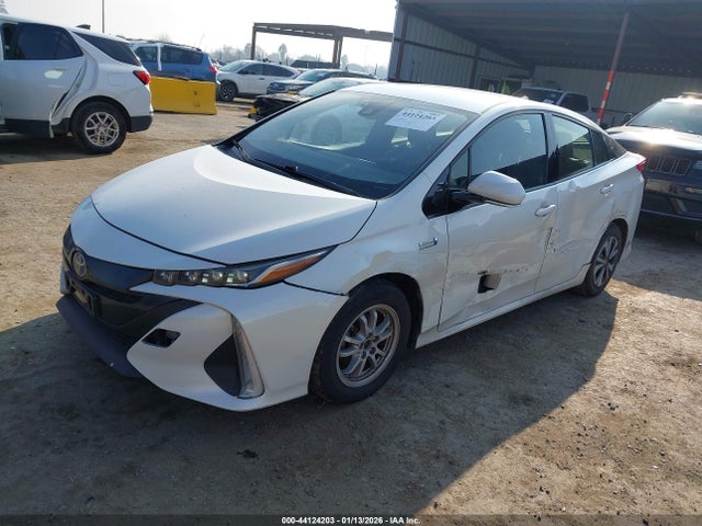 Toyota Prius Prime Premium 2017 JTDKARFP8H3054056 Image 2