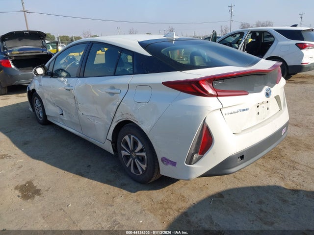 Toyota Prius Prime Premium 2017 JTDKARFP8H3054056 Image 3