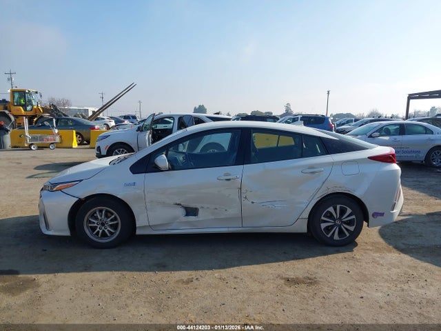 Toyota Prius Prime Premium 2017 JTDKARFP8H3054056 Image 6
