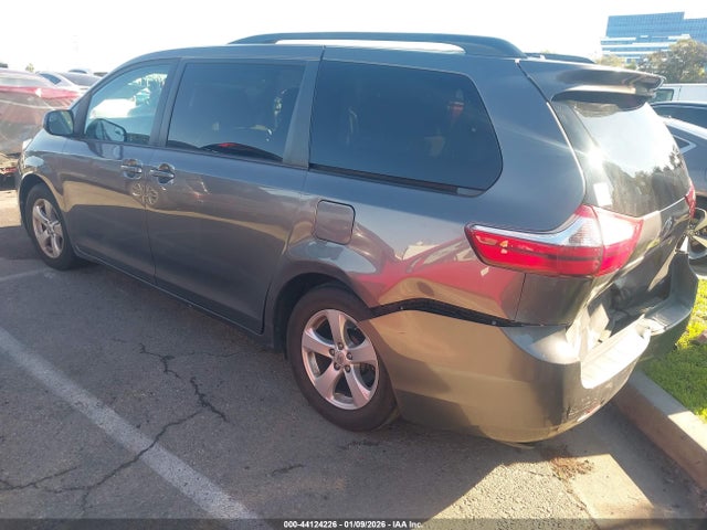 5TDKZ3DC7HS842766 Toyota Sienna Le 8 Passenger