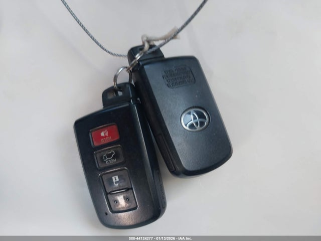 JTMRJREV1GD041396 Toyota Rav4 Hybrid Xle