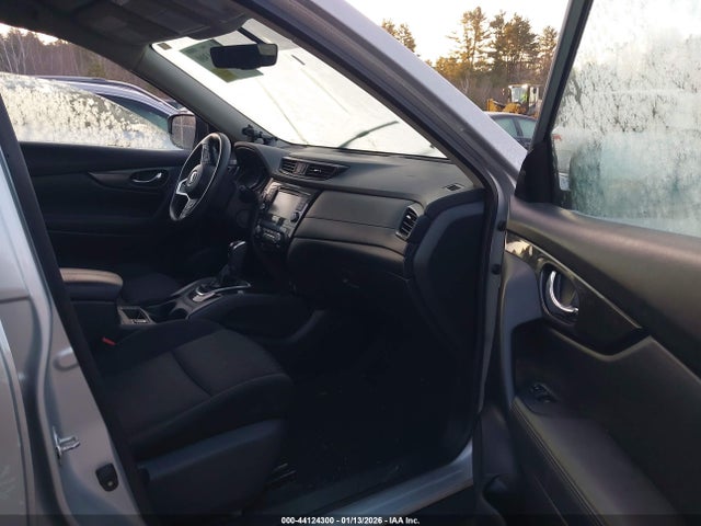 Nissan ROGUE SV 2018 KNMAT2MV8JP517682 Image 5