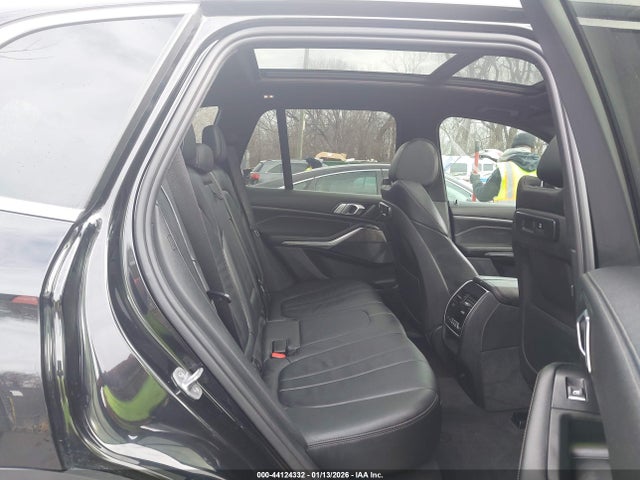 2019 BMW X5 5UXCR6C5XKLL53925 Photo 7