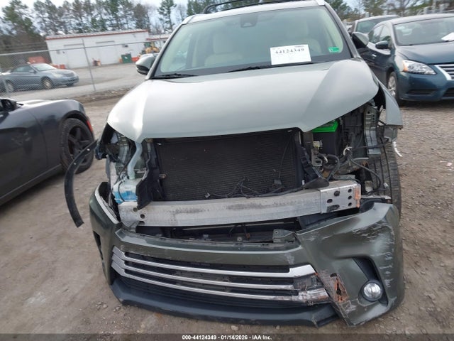 5TDJZRFH9HS463288 Toyota Highlander Xle