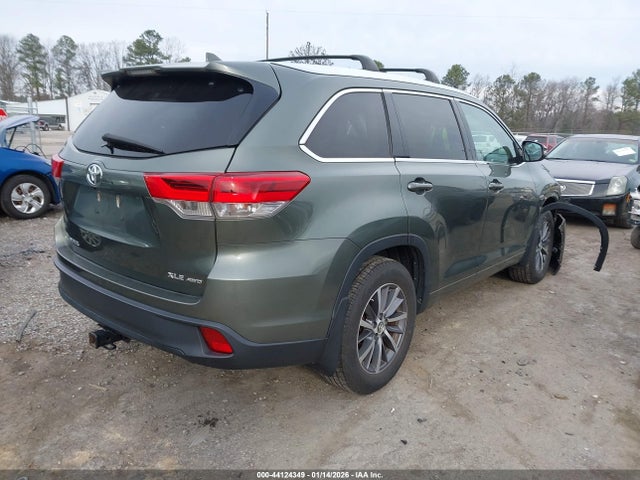 5TDJZRFH9HS463288 Toyota Highlander Xle