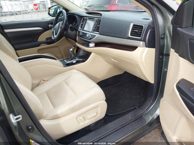 5TDJZRFH9HS463288 Toyota Highlander Xle