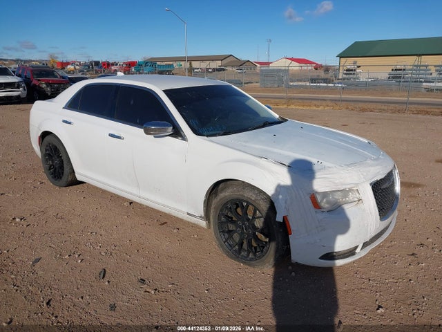 2018 CHRYSLER 300 2C3CCAKG0JH201998 Photo 0