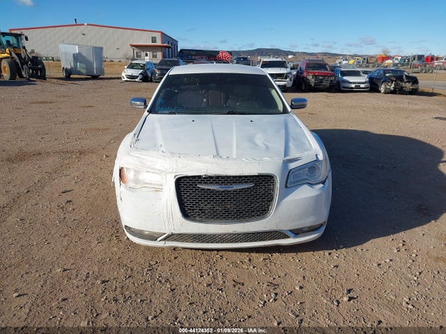 Auction sale of the 2018 Chrysler 300 Limited Awd, vin: 2C3CCAKG0JH201998, lot number: 44124352