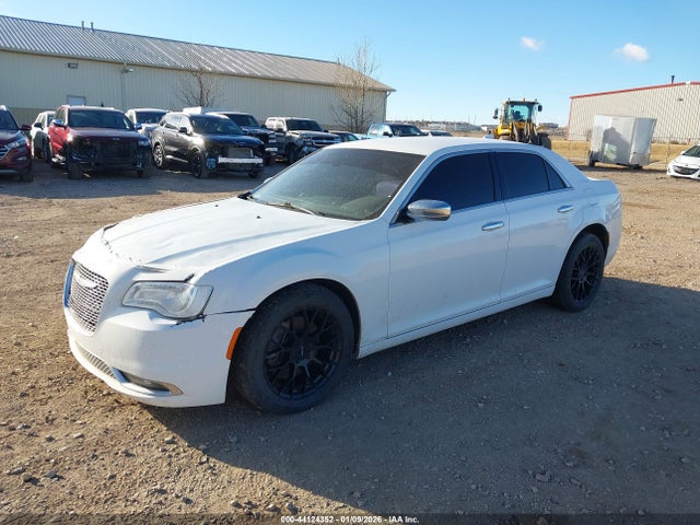 2018 CHRYSLER 300 2C3CCAKG0JH201998 Photo 1